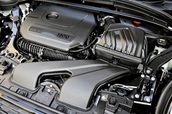 微型 TwinPower Turbo发动机舱