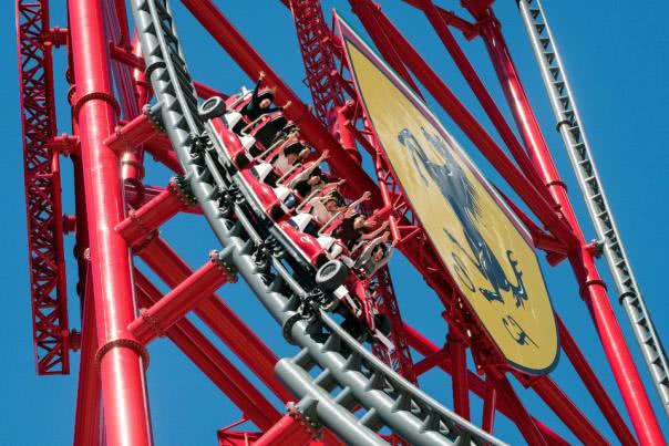 Red Force is tall, fast and loud, reaching a height of 112 meters and a speed of 180 km/h in just five seconds Red Force at Ferrari Land