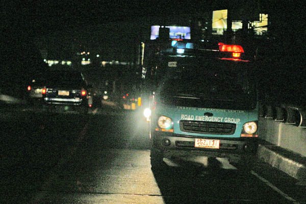 The MMDA would like to make plans to allow trucks to deliver goods during the night in major roads Midnight truck deliveries