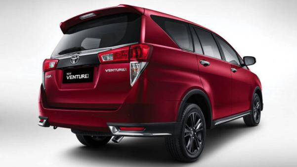 The inside layout of the car will be similar to the top of the line ZX variant. Toyota Innova Crysta Touring Sport angular rear