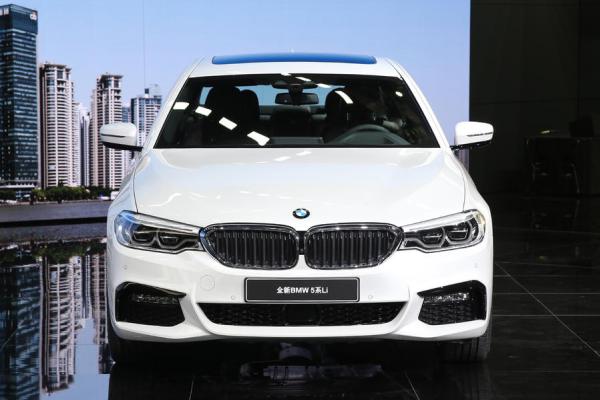 The 5-Li is the long-wheelbase variant of the 5-Series, dubbed G38. BMW 5-Series Li front view