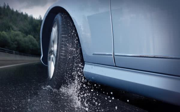 Avoid slamming on the brakes as this might further upset the car’s balance skidding tire on water