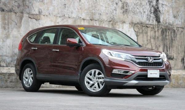 Those who fall in love with the Honda CR-V can spruce up their ride with either a Modulo Aero or Modulo Trekker kit accessory package Honda CR-V angular front