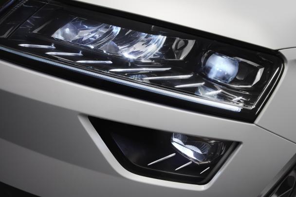 2017 Skoda Karoq gets an optional new full-LED headlights. 2017 Skoda Karoq's LED headlights