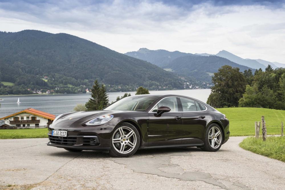 Porsche has made a strong start to 2017 with 59,689 cars delivered to customers worldwide 2017 Porsche Panamera 4S side view