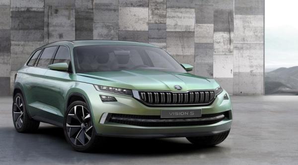 Skoda reveals autonomous EV at the Vision E Concept premiere. rendering of Blue Vision E Concept angular front view