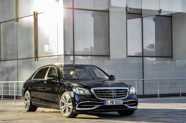 Mercedes scheduled to officially reveal the facelifted 2018 Mercedes S-Class sedan at the 2017 Shanghai Auto Show in April angular front of a black 2018 Mercedes S-Class
