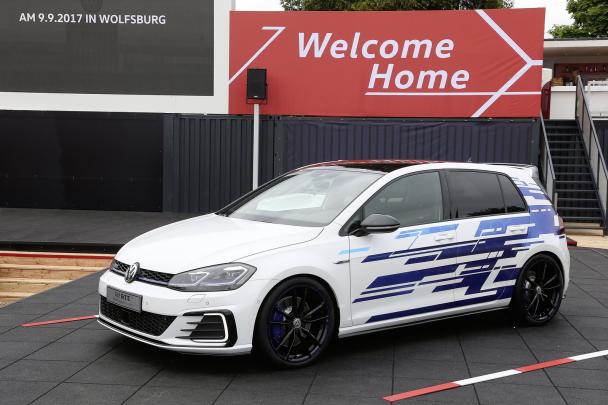 Volkswagen Golf GTE Performance concept officially launched