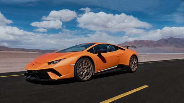 Lamborghini Huracán Performante wins Autocar Innovation Award 2017