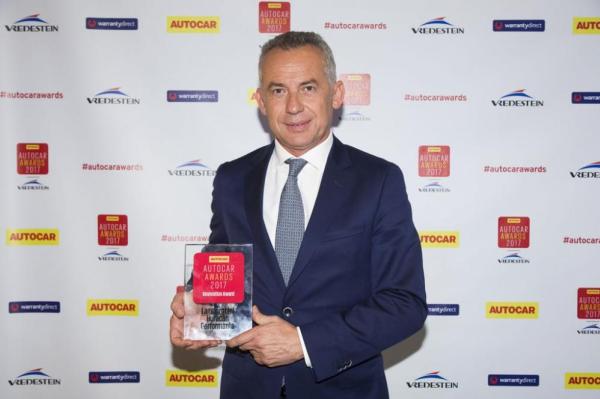 The Lamborghini Huracán Performante is showing off its downforce-bending technology and impressive aerodynamics. Maurizio Reggiani holding Autocar Innovation Award