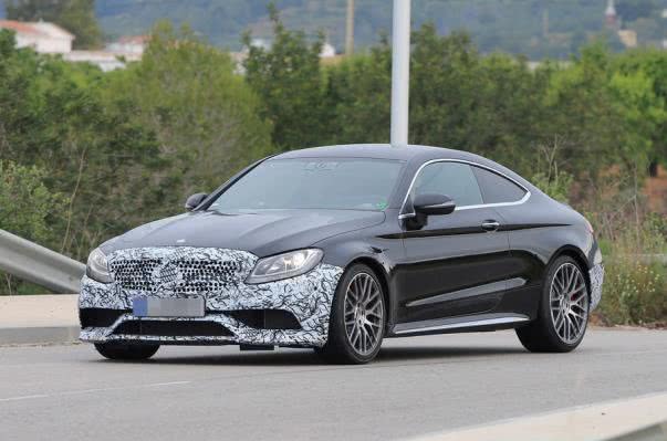 Facelifted 2018 Mercedes-AMG C63 spied in all it might