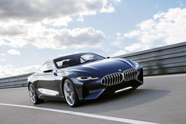 Last week, the BMW 8-Series Concept was unveiled at the Concorso d’Eleganza Villa d’Este. BMW 8-Series angular front