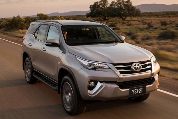 2017 Toyota Fortuner bombarded in Thailand with numerous updated features
