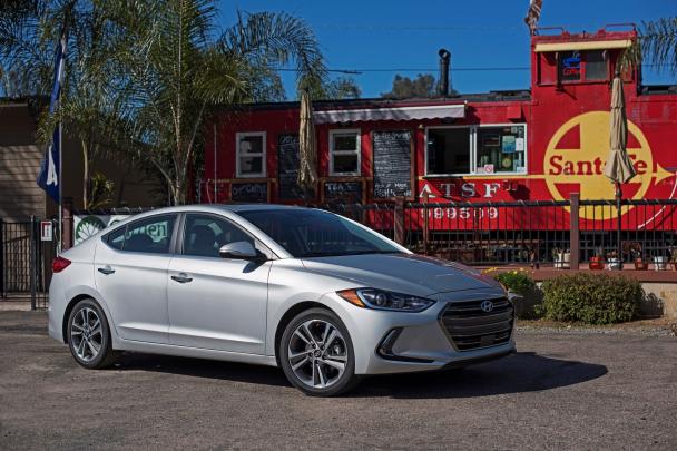 A new Machine Gray color option and three years of Blue Link service are also offered for all Elantra models angular front of the 2018 Hyundai Elantra