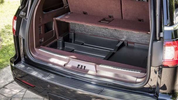 It is said that the Navigator L has the largest cargo trunk in its segment cargo trunk of the 2018 Lincoln Navigator L