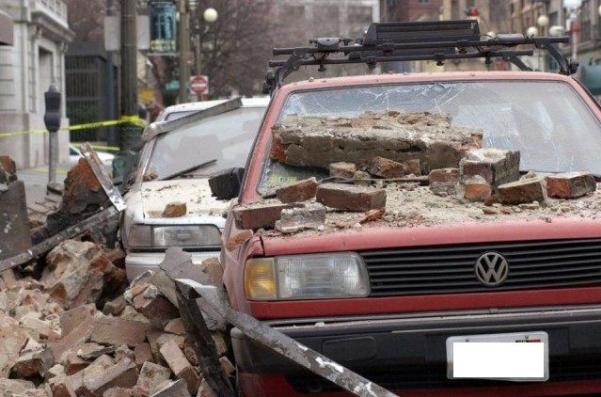When your car is under a pile of debris, the first thing you should do is using your phone to call for help cars under a pile of debris