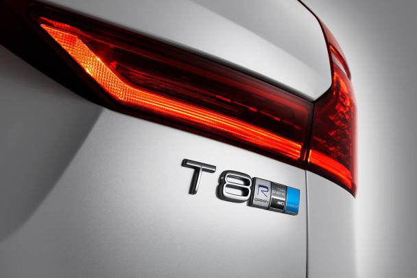 Polestar has decided to focus on “five key areas of the powertrain” close up of T8 logo at the rear