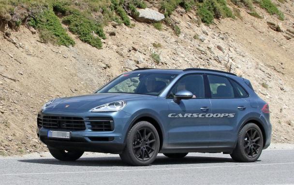 2018 Porsche Cayenne spotted undisguised ahead of world debut in September