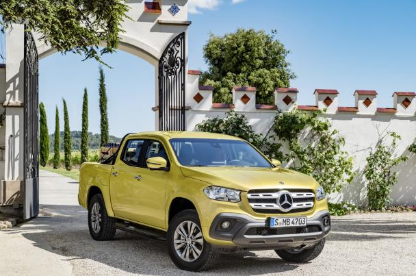Exterior-wise, the pickup mostly borrows the design from other Mers angular front of the Mercedes X-Class pick-up truck
