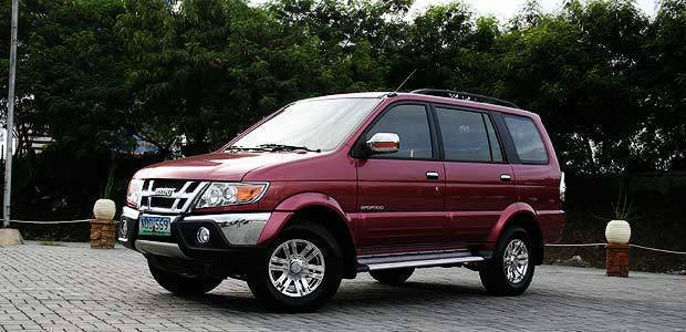 After 2018, there will no longer be any car like Crosswind, L300, and Adventure A Red Isuzu Crosswind angular front view