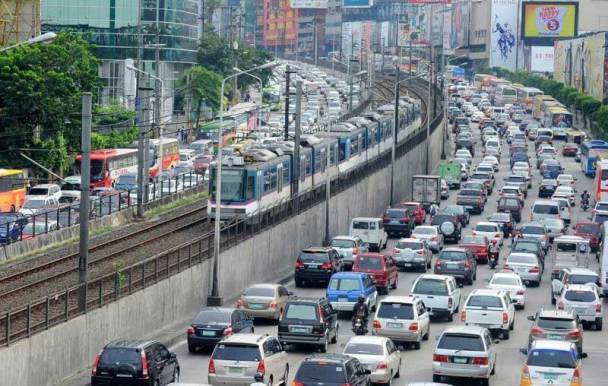 On taxes, the President stressed that the Tax Reform Program still seeks to increase excise taxes on fuel and automobiles Many cars on the road at one time