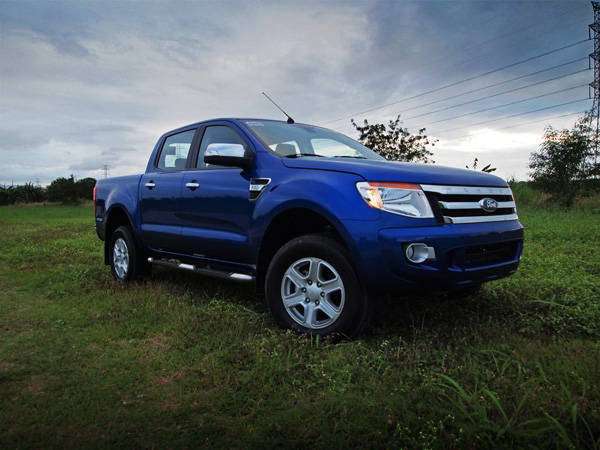 Overall, Ranger delivered a total of 63,525 vehicles, a noteworthy 21% growth over the same period in 2016 A blue Ford Ranger angular front view