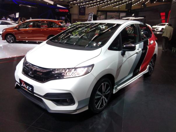 Honda Jazz facelift unveiled at 2017 GIIAS