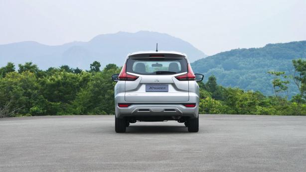 rear view of the Mitsubishi Expander 2018 