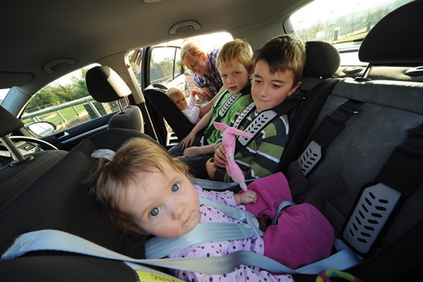 Congress okays bill requiring use of child seats in motor vehicles