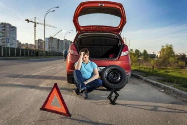 what-causes-a-car-tire-to-blowout-on-the-highway-how-to-safely-handle