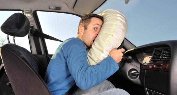 Airbag safety for short drivers - The Globe and Mail