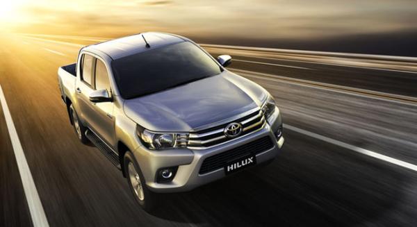 Toyota Hilux 2018 on the road
