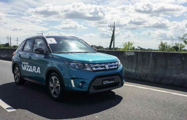 Suzuki Vitara 2018 on the road