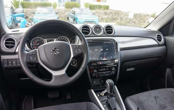 Suzuki Vitara 2018 steering wheel