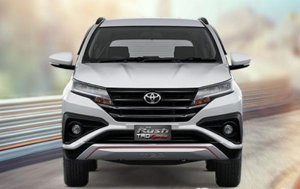 Toyota Rush 2018 front view