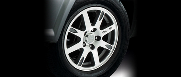 The Super Sport is coddled with a sturdy set of 15-inch 8-spoke alloy ralliart design wheels Mitsubishi Adventure 2017 wheel
