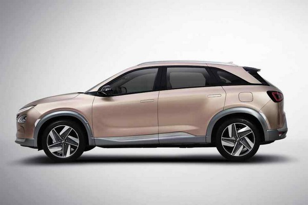 Hydrogen-electric Hyundai crossover unveiled ahead of debut