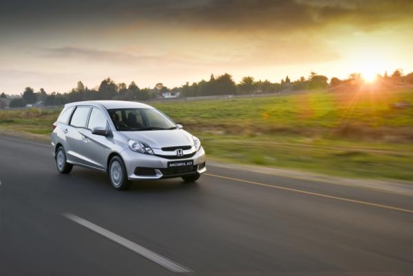 Honda Mobilio 2018 on the road