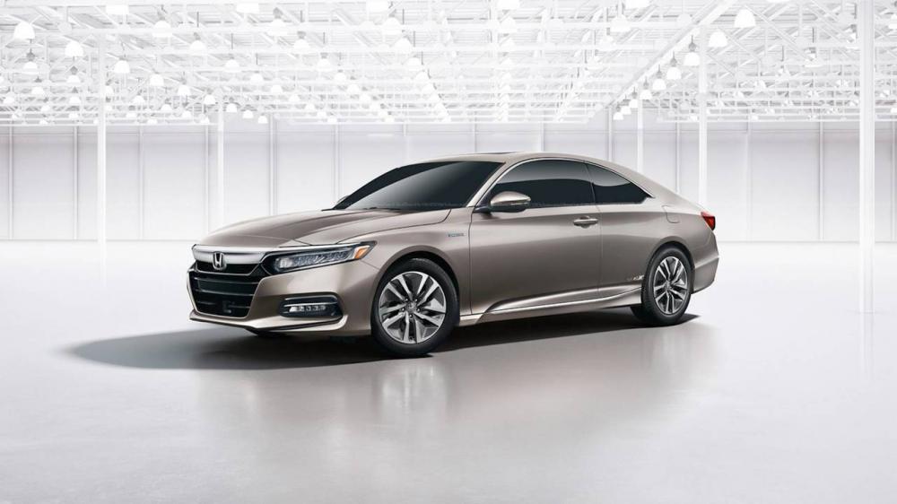 Behold Honda Accord 2018 in wagon & coupe body configurations