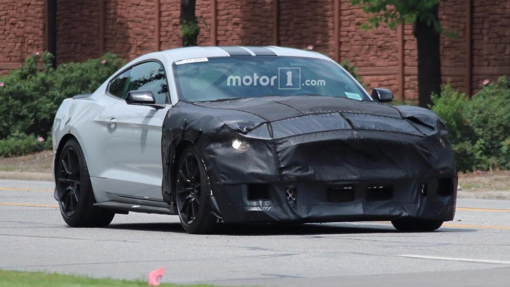 Ford Mustang Shelby GT500 2019 might debut early next month?