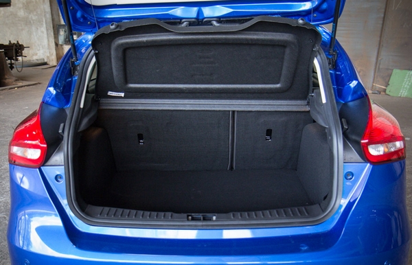 Ford Focus 2017 luggage trunk