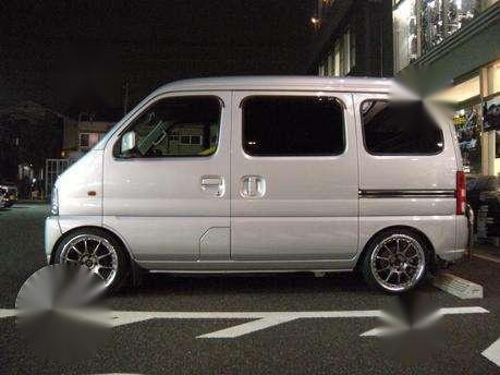 white minivan for sale