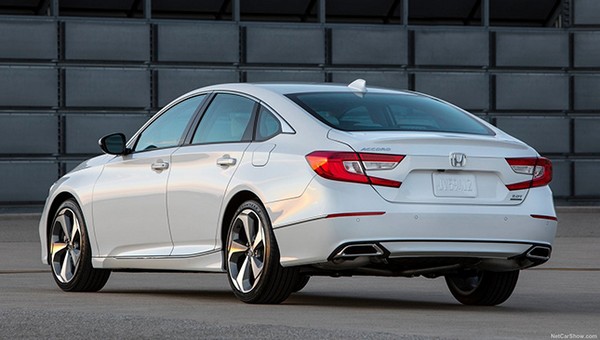 Honda Accord 2018 angular rear