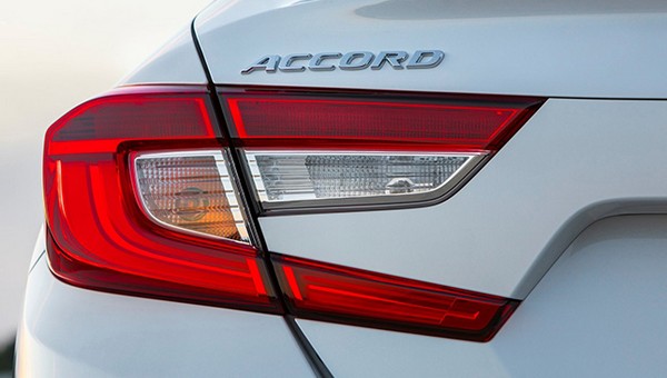 Honda Accord 2018 tail light