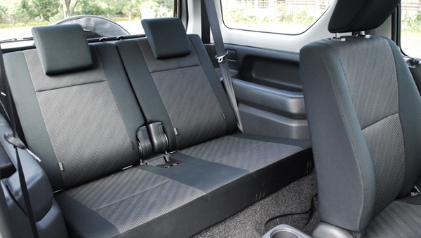 Suzuki Jimny 2017 seating