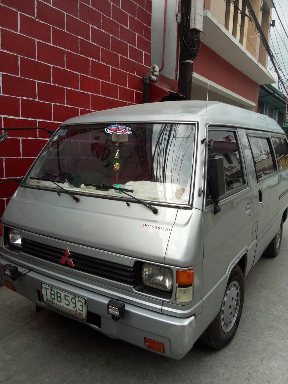 1990 Mitsubishi L300 Van Silver For sale 373067