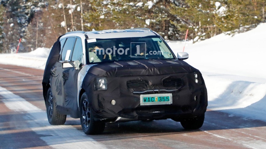 Spy shots of the three-row crossover Kia Telluride 2018/2019