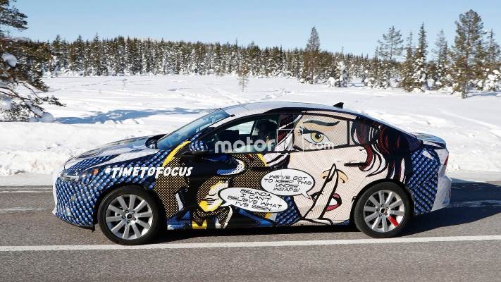 Next-gen Ford Focus 2019 sedan spruced up in comic-inspired camouflage