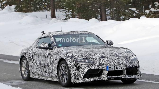 Toyota Supra 2018/2019 spied with double-bubble on the roof