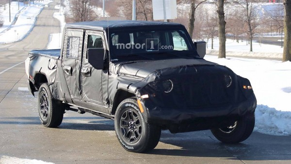 Jeep Wrangler-based pickup truck to hit showrooms next April